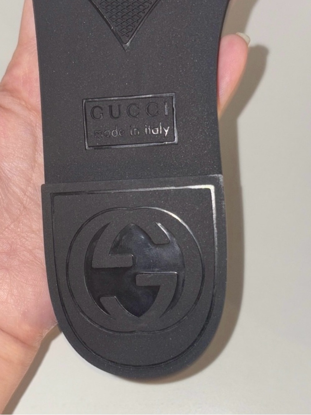 Gucci Black Logo Rubber Slides - Picture 2 of 2